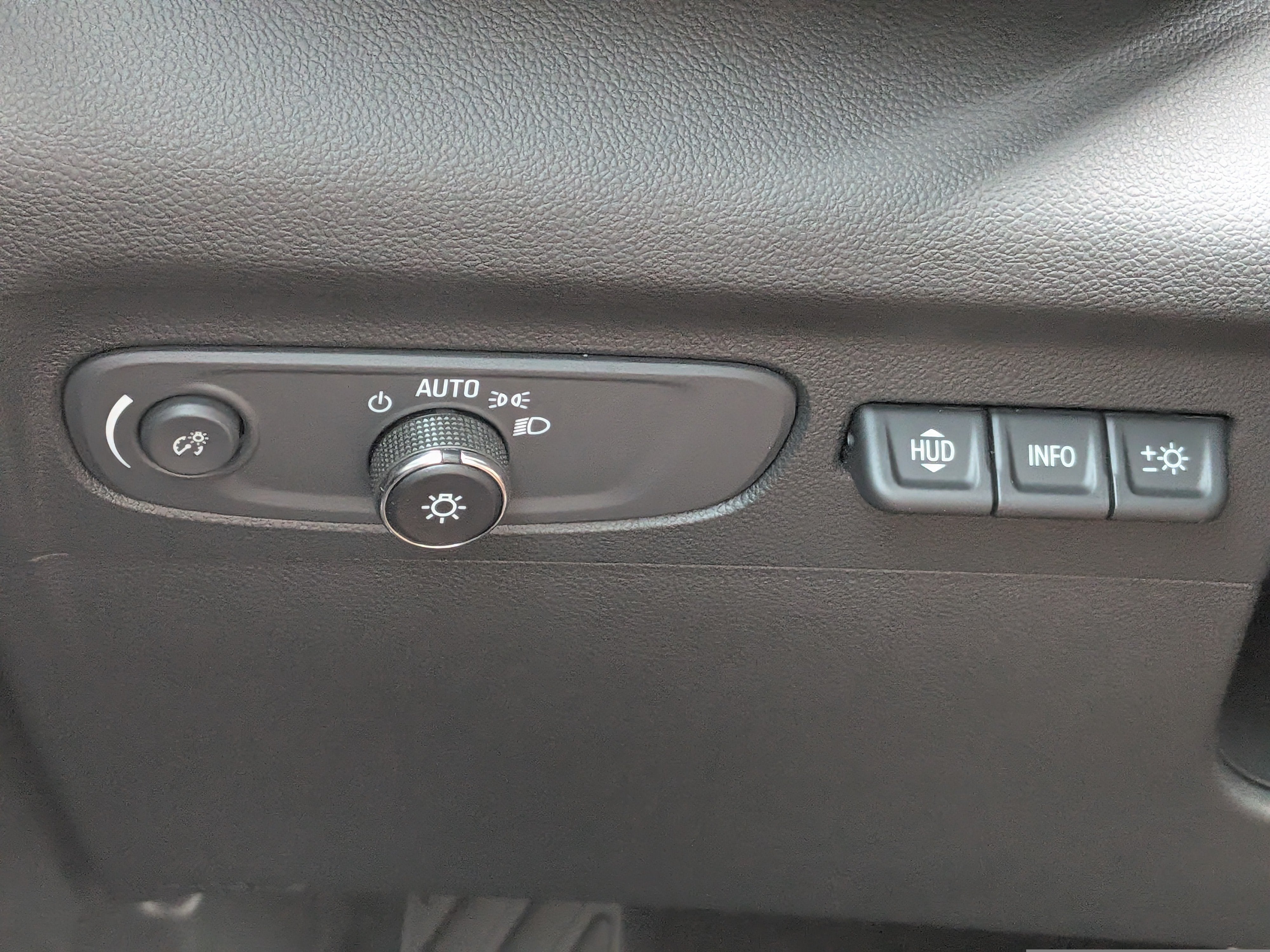 2023 Buick Envision Essence - Photo 26