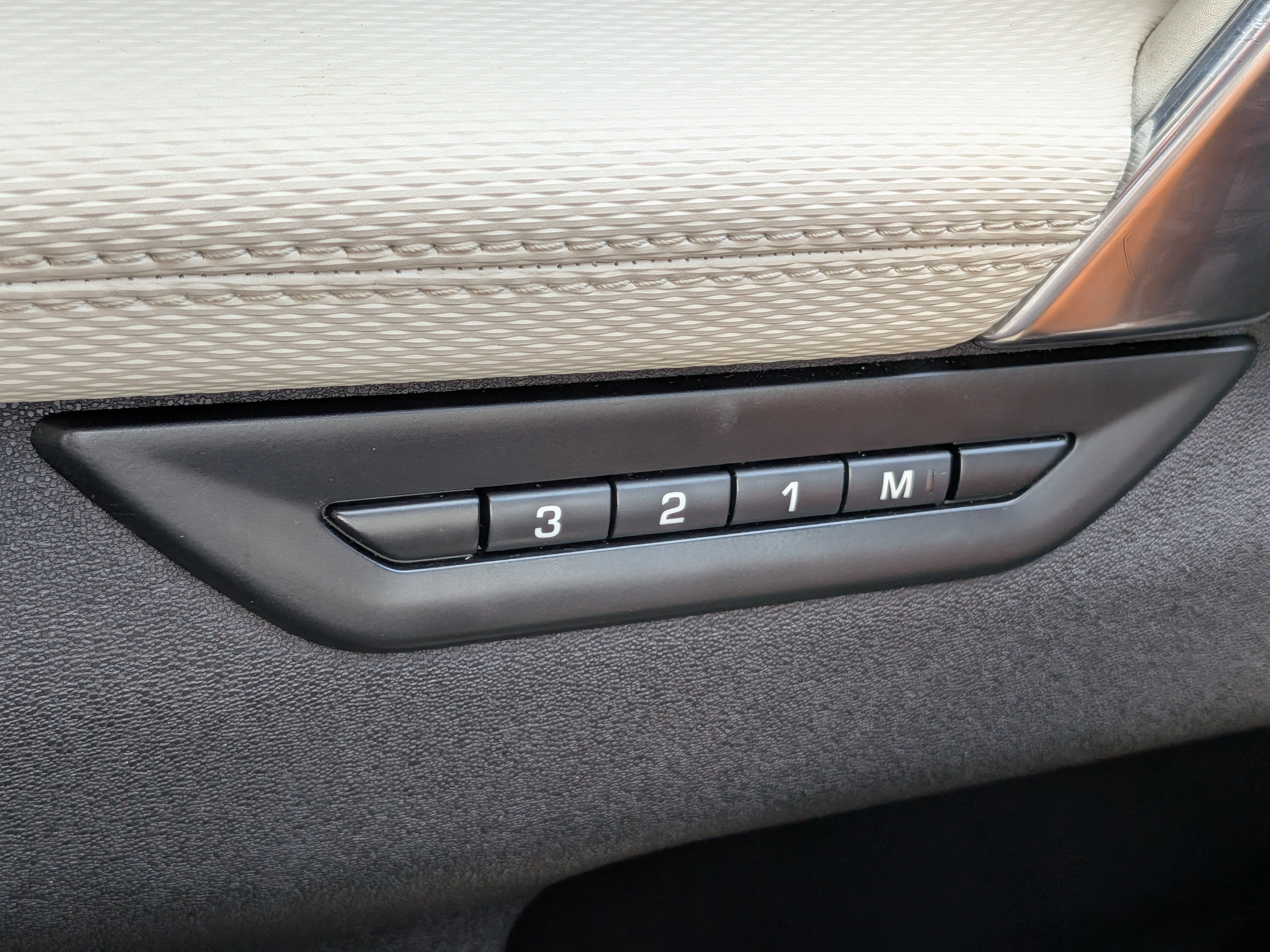 2023 Land Rover Discovery Sport SE - Photo 25