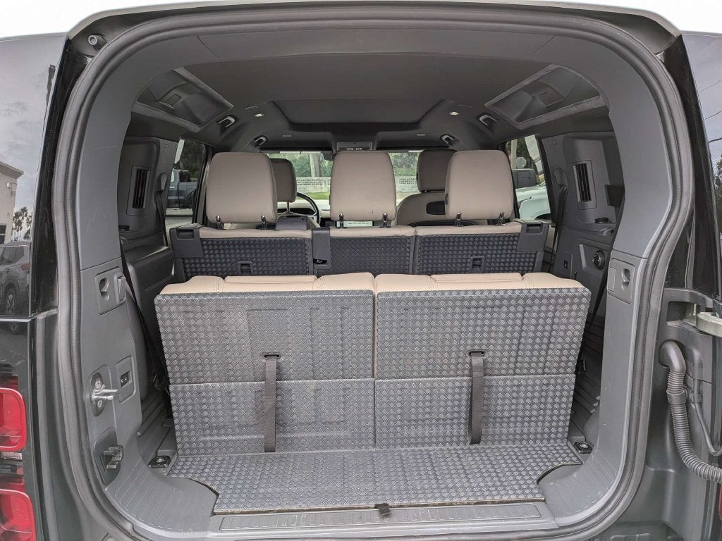 2021 Land Rover Defender 110 SE
