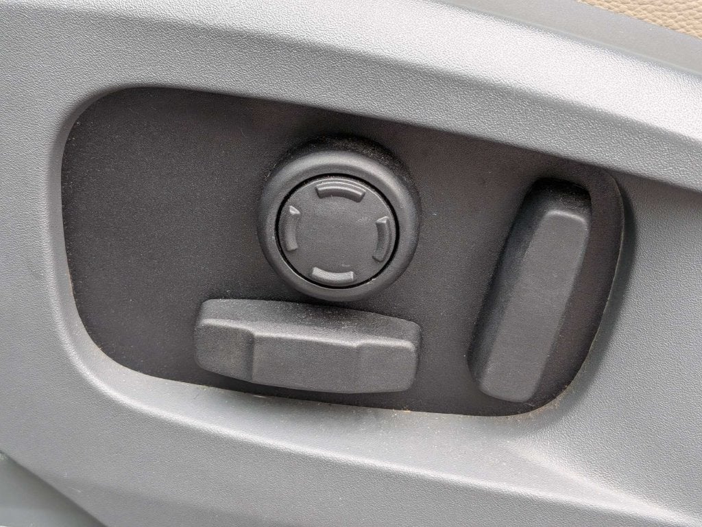 2021 Land Rover Defender 110 SE