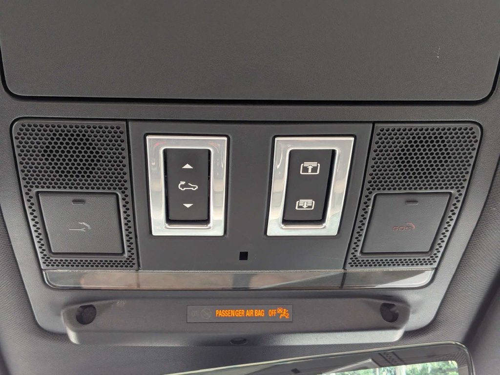 2021 Land Rover Defender 110 SE