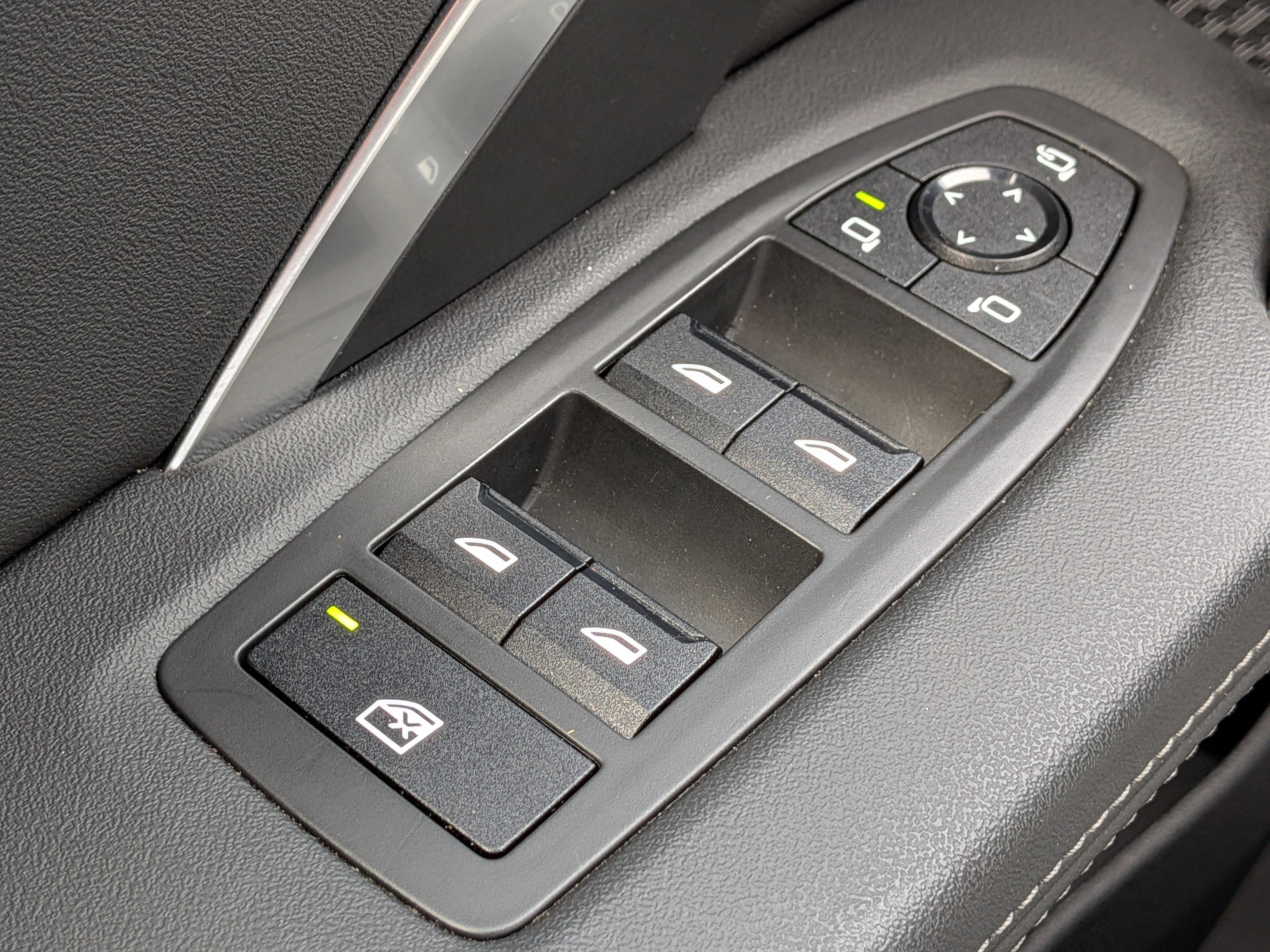 2024 BMW X2 xDrive28i